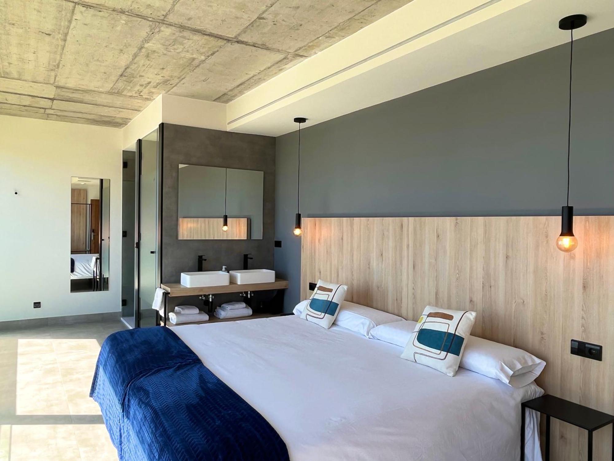 Hospedium Hotel Devalar Do Mar Camarinas Exterior photo